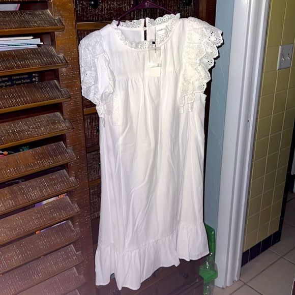 🆕NWT✨SUGAR LIPS✨EYELET DETAILED SLEEVELESS MINI DRESS - Picture 11 of 15